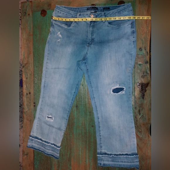 FDJ Olivia distressed pencil crop jeans size 16 excellent used condition - Picture 10 of 11